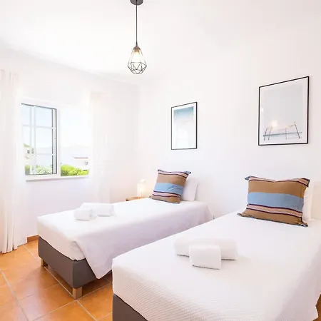 Baya - Great Family Complex With Communal Pool * אלבופיירה
